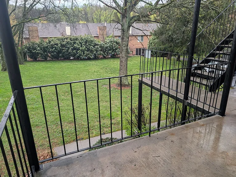 10410 Lovell Center Dr — Photo 15