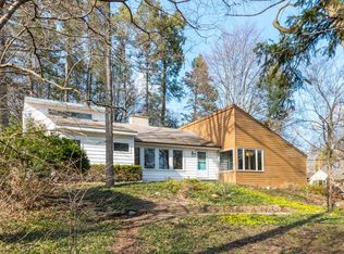 900 Mixtwood Rd, Ann Arbor, MI 48103