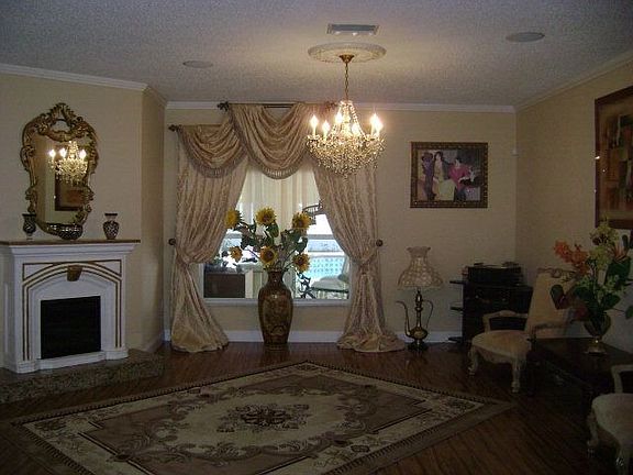 2nd image of 74 Rymshaw Dr