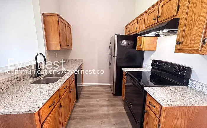 5669 Kaitlyn Dr W — Photo 4
