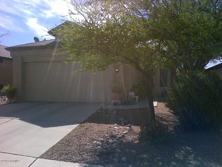 7857 S Wild Primrose Ave — Photo 2