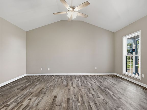 3rd image of 234 Putter Point Dr