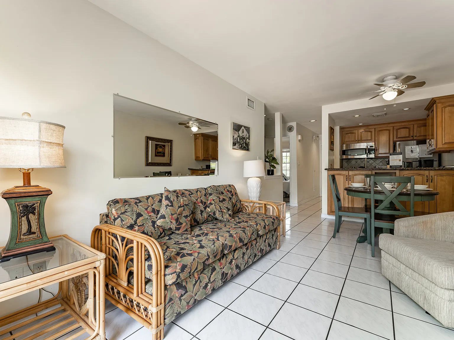 2 bed, 646 sqft, $3,900 — Photo 4