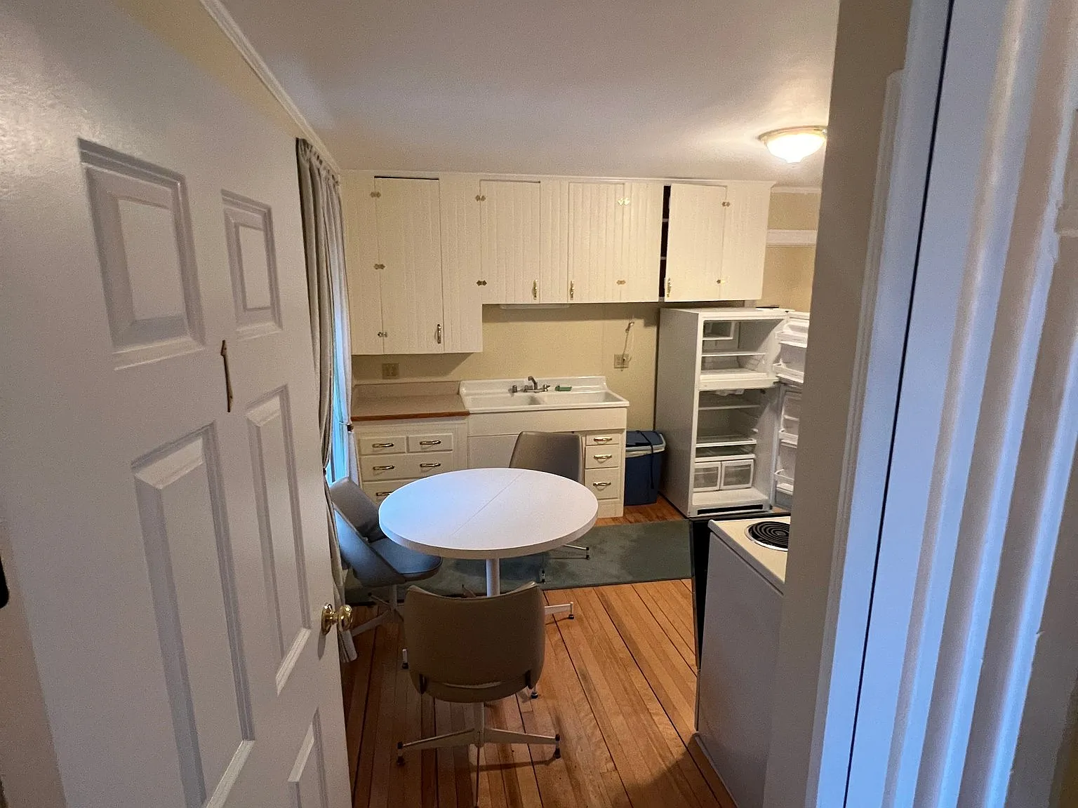 33 E Summer St (Apt 1) — Photo 1