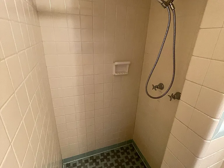 1430 Beaumont Dr — Photo 14