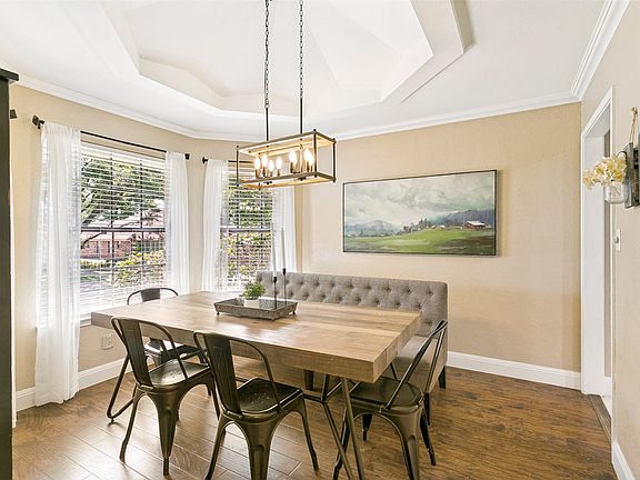 4th image of 2232 Ridgewood