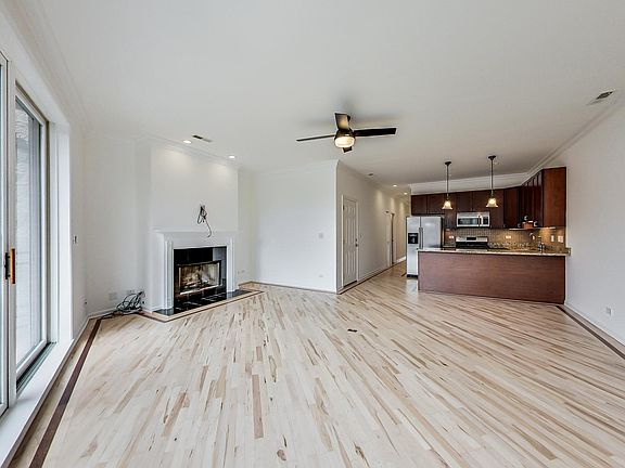 4th image of 2220 W North Ave #3F