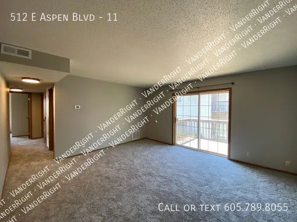 512 E Aspen Blvd #11, Brandon, SD 57005