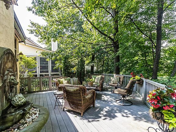 5th image of 546 Westbury Woods Ct
