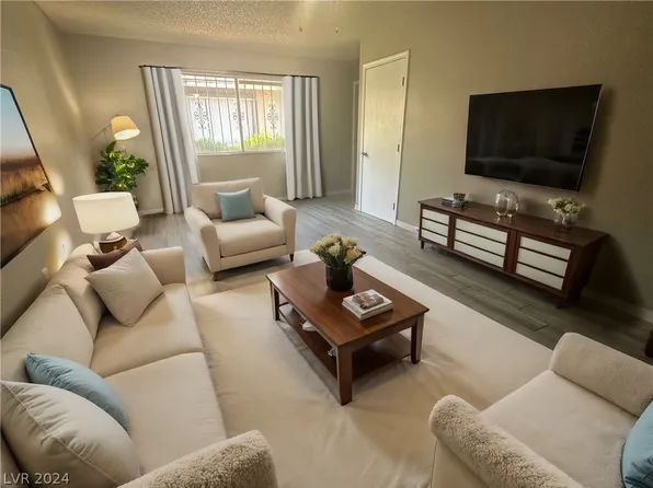 217 N 18th St APT A, Las Vegas, NV 89101