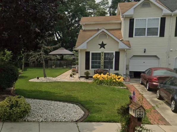 527 Dover Cir, Glassboro, NJ 08028