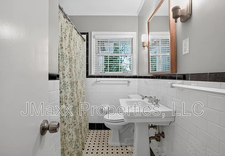 807 Cardova Dr NE — Photo 15