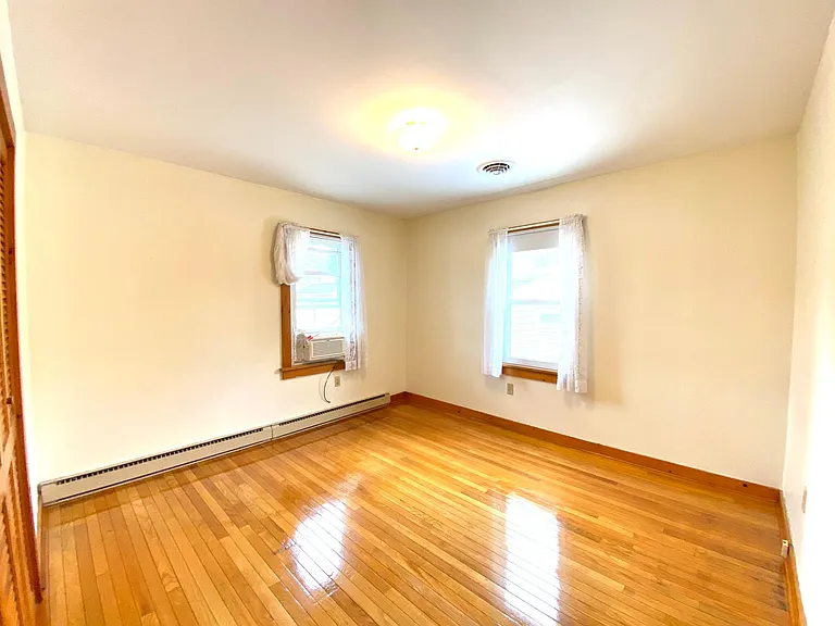 44 S Glenbrook Ave — Photo 4