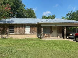 600 S Santa Fe St, Wolfe City, TX 75496