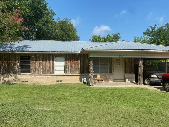 600 S Santa Fe St, Wolfe City, TX 75496