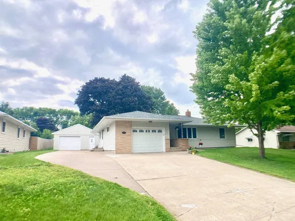 457 Division St, Gaylord, MN 55334