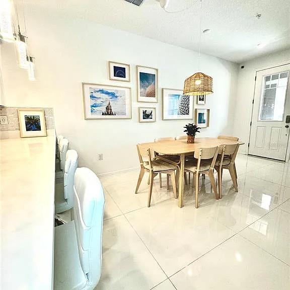 10251 Highline Crest St — Photo 14