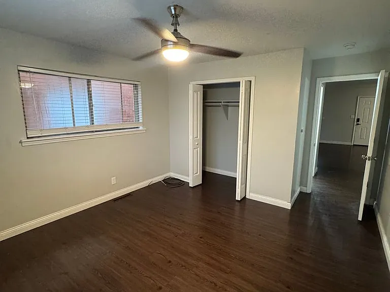 East University Apartments — Photo 9