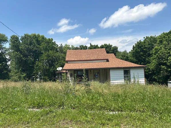106 Oak St, Koshkonong, MO 65692
