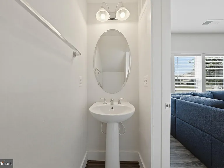 44730 Tiverton Sq — Photo 6