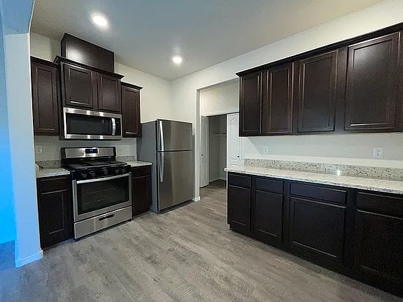 3rd image of 1505 Borrego Dr SE