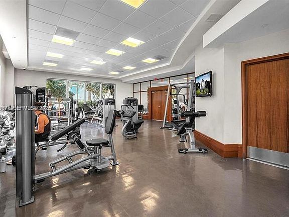 4th image of 1050 Brickell Ave APT 1722