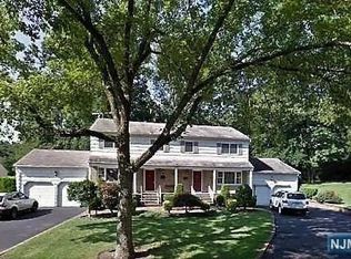 52 Forsythia Ln #A, Paramus, NJ 07652