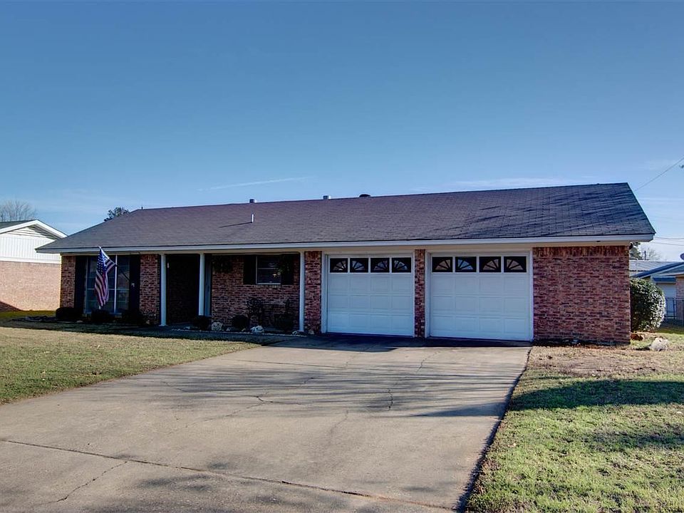 1st image of 424 W Greenfield Dr