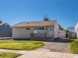 87 Grant St, Freeport, NY