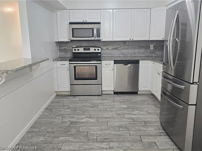1552 Cedarbrook St — Photo 6