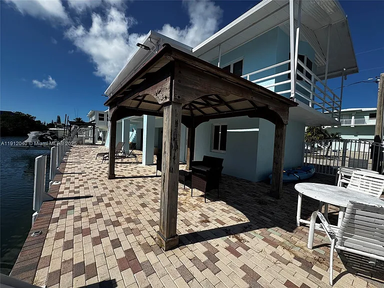 228 Orchid St — Photo 41