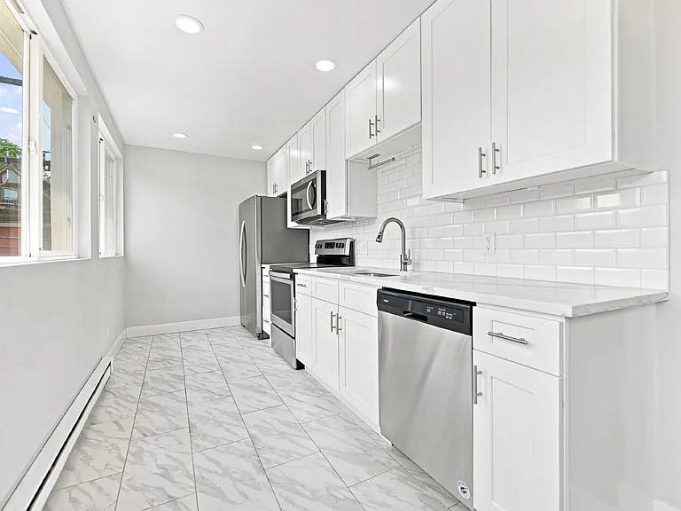 2124 E 17th Ave #5 — Photo 13