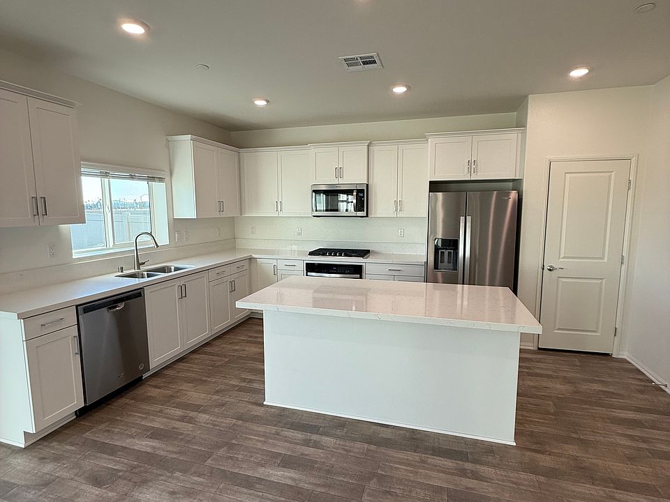 1st image of 31333 Sycamore Leaf Dr