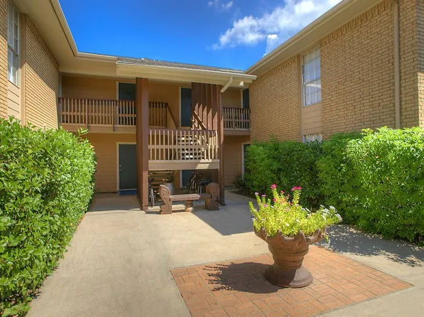 ASHTON PLACE APARTMENTS