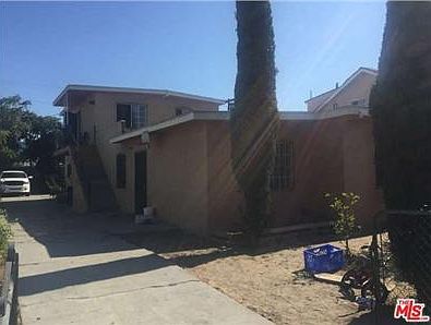 2nd image of 1040 E 52nd St