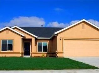 1220 Tammy St, Selma, CA 93662