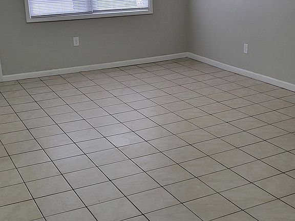 3rd image of 1043 Mount St