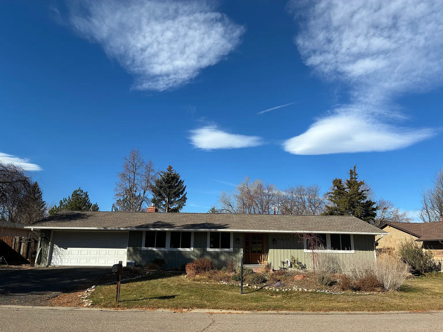 4 bed, 3.5 bath, 2660 sqft, $4,300 — Photo 1