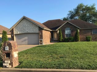 200 E Willow St, Clever, MO 65631