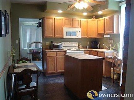 Eat in Kitchen with Island