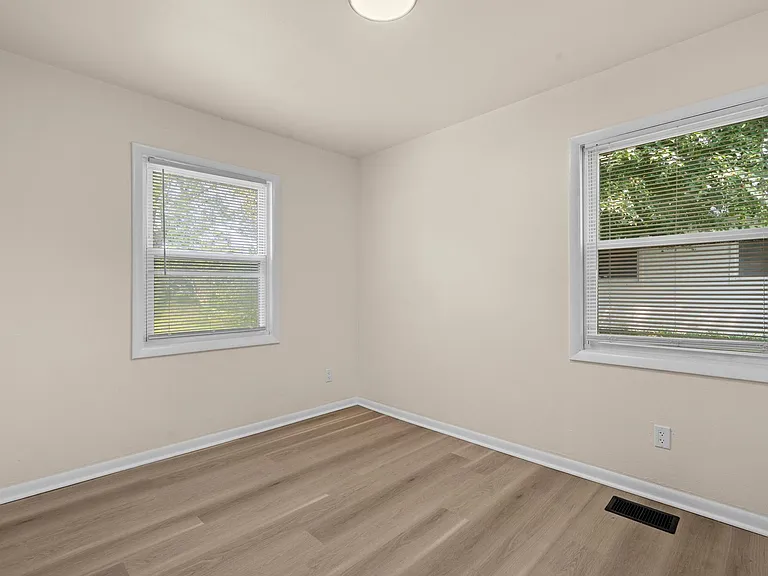 3845 Brumbaugh Blvd — Photo 16
