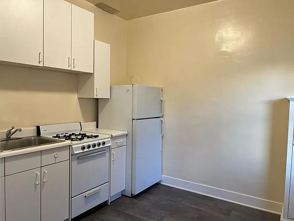 5th image of 2124 McKinley Ave #9