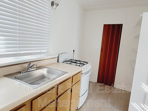 3rd image of 435.5 N Catalina Ave