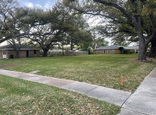 338 Arlington Dr, Lake Charles, LA 70605