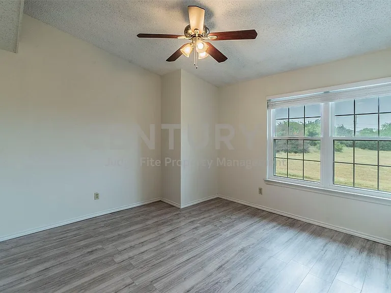 929 Vedral Pl #929 — Photo 7