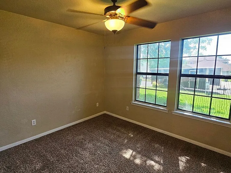 700 Racquet Ct — Photo 6