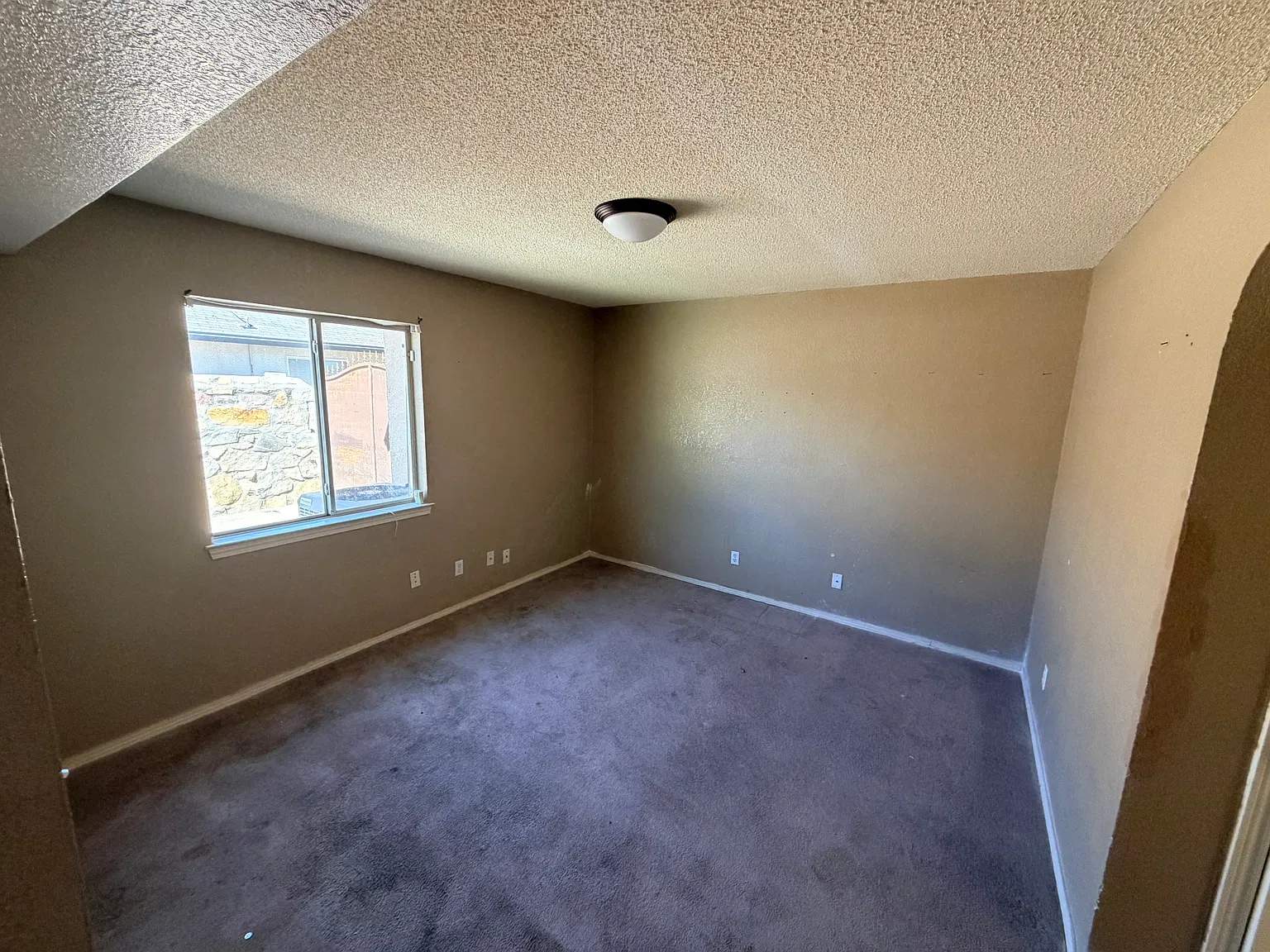 3 bed, 1509 sqft, $1,800 — Photo 2