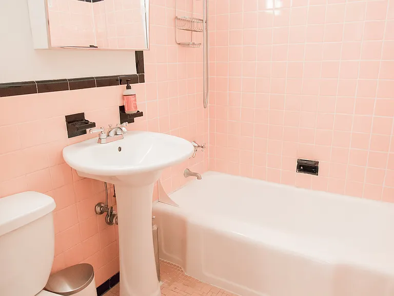 50 E End Ave #1B — Photo 5