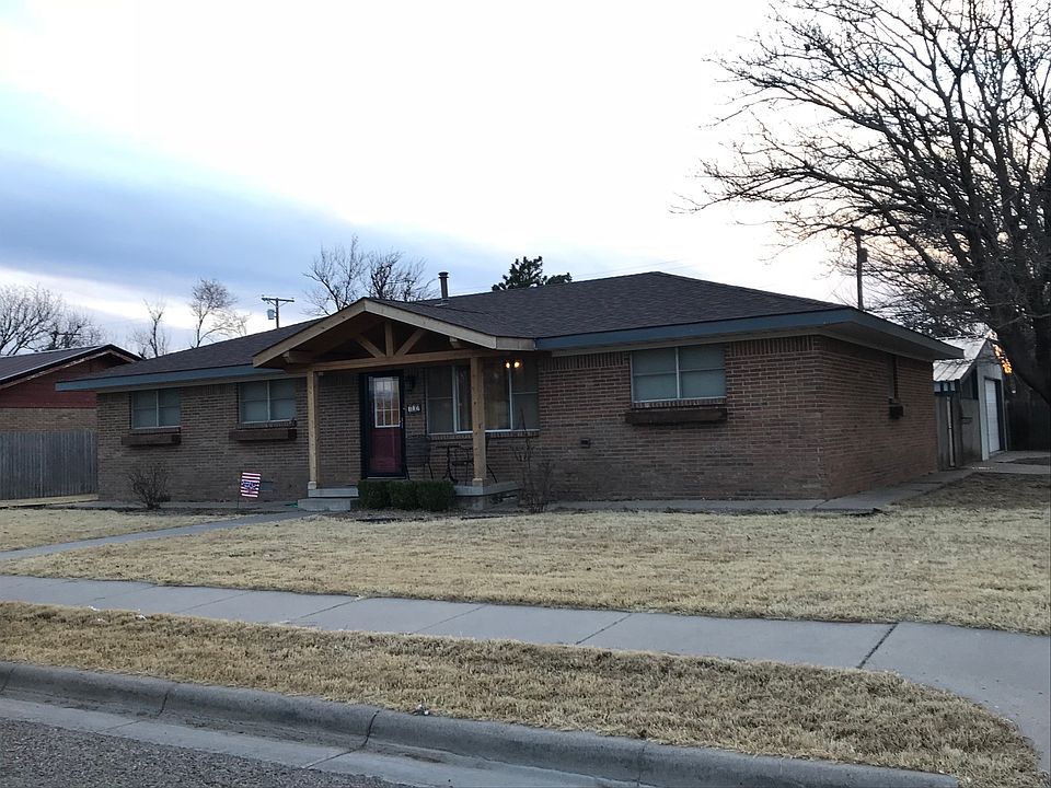 1st image of 702 Lee Dr