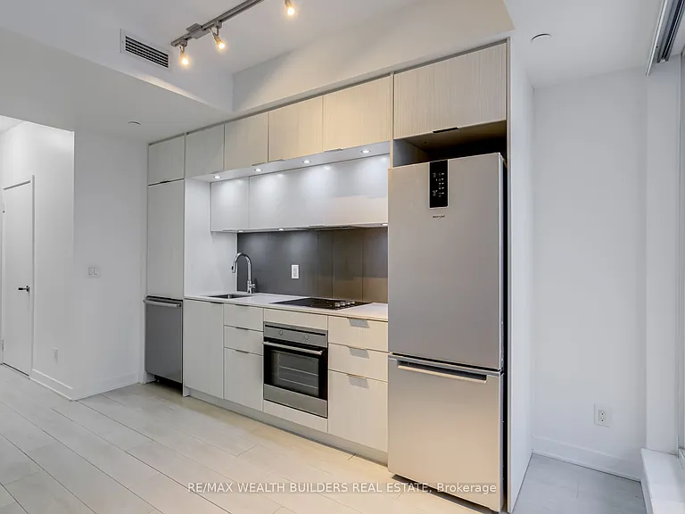 170 Sumach St #2011 — Photo 17